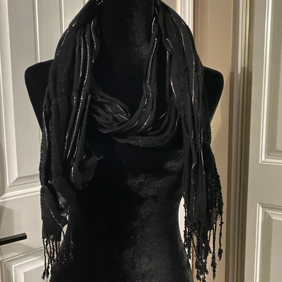 Black Scarf - Picture 1 of 2